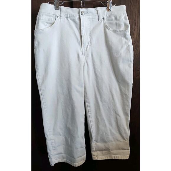 Gloria Vanderbilt Women's White Denim Stretch Capri Straight Jeans Pants Size 6 - Picture 1 of 5
